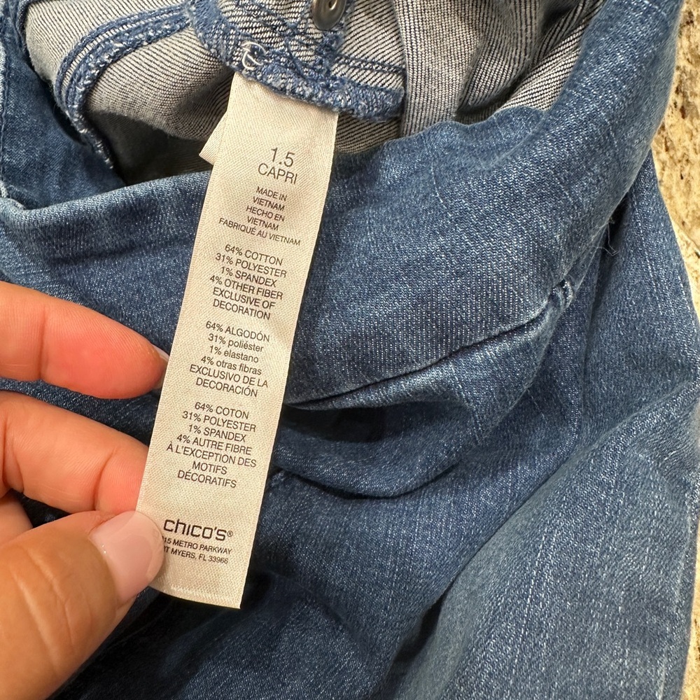 Chicos Blue Woman Soft Legging Capri - Picture 6 of 6